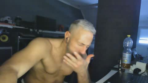 Snapshot of ruffi77 chatting on 01-10-25, 12:15 Chico que rico Caliente online show from 01-10-25, 12:15