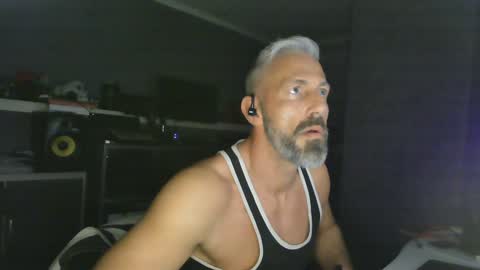 Snapshot of ruffi77 chatting on 01-29-25, 02:09 Chico que rico Caliente online show from 01-29-25, 02:09