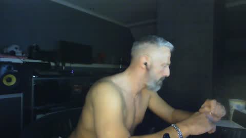 Snapshot of ruffi77 chatting on 02-06-25, 04:21 Chico que rico Caliente online show from 02-06-25, 04:21