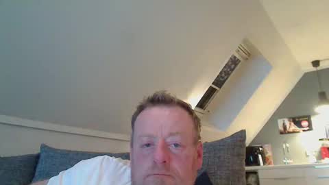 bignorwegian online show from 10-25-25, 07:52