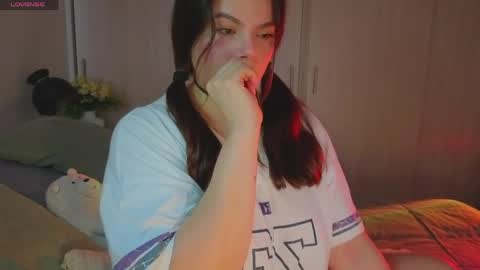Snapshot of russcurley chatting on 05-14-26, 06:37 Lorenn online show from 05-14-26, 06:37