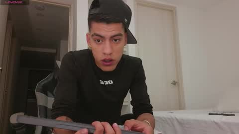 Snapshot of russell_adams_ chatting on 12-20-25, 12:51 R U S S E L L online show from 12-20-25, 12:51