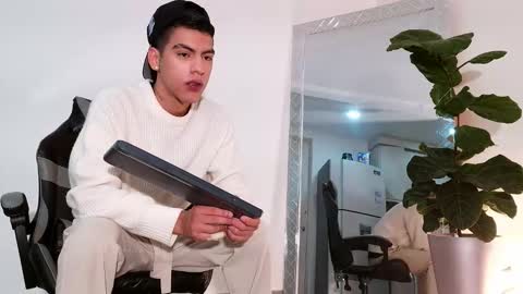 Snapshot of russell_adams_ chatting on 01-14-26, 09:48 R U S S E L L online show from 01-14-26, 09:48
