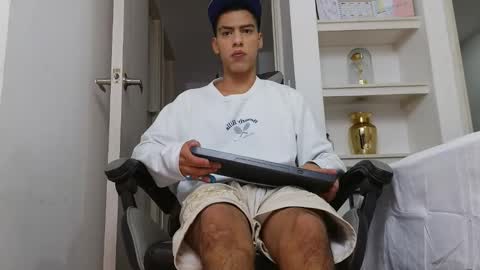 Snapshot of russell_adams_ chatting on 02-02-26, 12:15 R U S S E L L online show from 02-02-26, 12:15