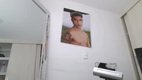Snapshot of russell_adams_ chatting on 02-13-26, 07:54 R U S S E L L online show from 02-13-26, 07:54