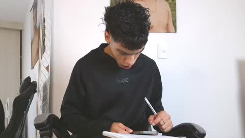 Snapshot of russell_adams_ chatting on 02-26-26, 02:16 R U S S E L L online show from 02-26-26, 02:16