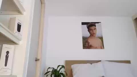 Snapshot of russell_adams_ chatting on 03-13-26, 04:08 R U S S E L L online show from 03-13-26, 04:08