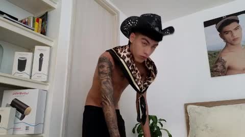 Snapshot of russell_adams_ chatting on 03-31-26, 10:21 R U S S E L L online show from 03-31-26, 10:21