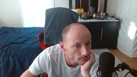 Snapshot of russialoveskm chatting on 10-21-25, 01:23 russialoveskm online show from 10-21-25, 01:23