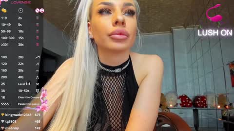 Snapshot of russian_ava chatting on 12-17-24, 12:12 Ava online show from 12-17-24, 12:12