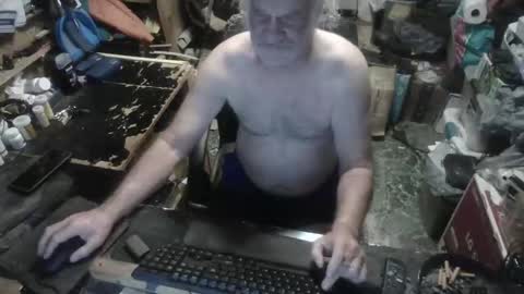 Snapshot of russtenail21 chatting on 09-16-25, 07:42 Russtenail21 online show from 09-16-25, 07:42