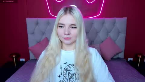 ruthbryant online show from 11-08-25, 01:06