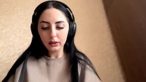 Snapshot of ruthmarron chatting on 11-11-25, 09:20 Cindy online show from 11-11-25, 09:20