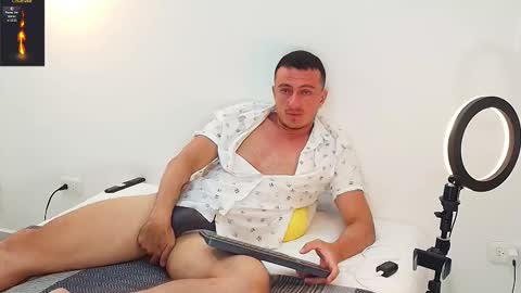 Snapshot of ryamcoast chatting on 09-09-25, 10:53 Sr Coast online show from 09-09-25, 10:53