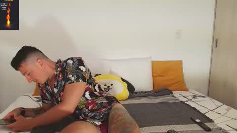 Snapshot of ryamcoast chatting on 11-15-25, 07:32 Sr Coast online show from 11-15-25, 07:32