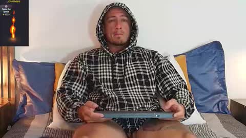 Snapshot of ryamcoast chatting on 02-01-26, 01:59 Sr Coast online show from 02-01-26, 01:59