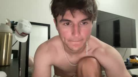 Snapshot of ryan287747 chatting on 07-05-26, 05:25 ryan online show from 07-05-26, 05:25