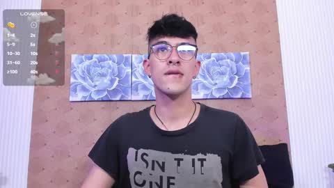 Snapshot of ryan_clark_ chatting on 12-01-24, 08:31 Ryan online show from 12-01-24, 08:31