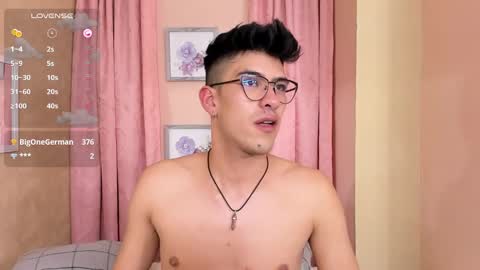 Snapshot of ryan_clark_ chatting on 12-05-24, 12:41 Ryan online show from 12-05-24, 12:41