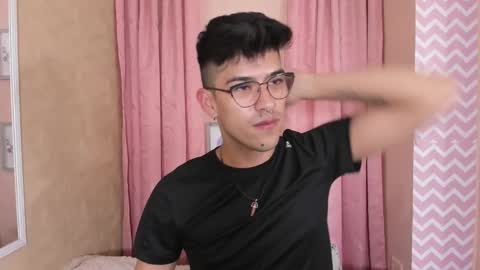 Snapshot of ryan_clark_ chatting on 12-19-24, 12:34 Ryan online show from 12-19-24, 12:34