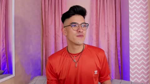 Snapshot of ryan_clark_ chatting on 01-16-25, 05:44 Ryan online show from 01-16-25, 05:44