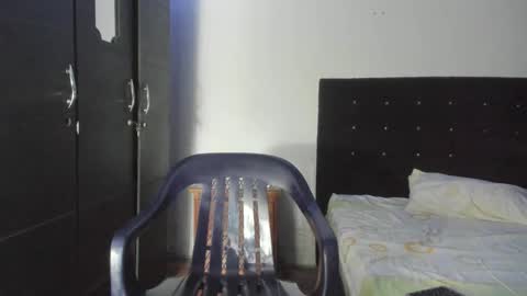 ryan_xc1 online show from 09-29-25, 02:27