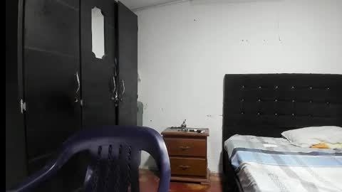 ryan_xc1 online show from 11-02-25, 03:47