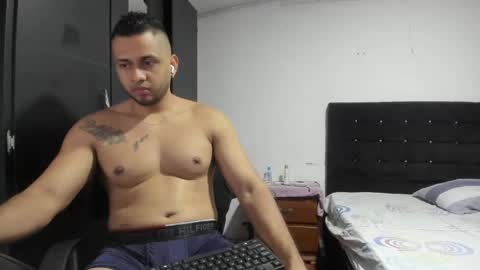 ryan_xc1 online show from 04-29-26, 03:54