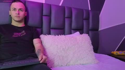 Snapshot of ryanandgya chatting on 03-12-26, 07:42 ryanandgya online show from 03-12-26, 07:42