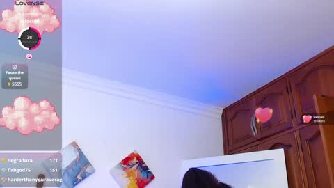 Snapshot of ryanastone_ chatting on 01-17-25, 12:52 Hanna online show from 01-17-25, 12:52