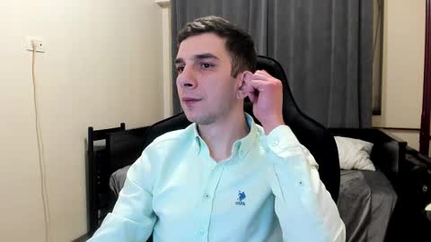 Snapshot of ryandusk chatting on 02-06-26, 10:35 Andrew C. online show from 02-06-26, 10:35