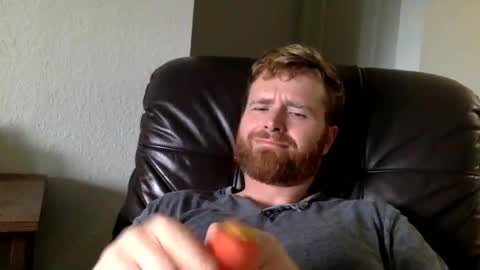 Snapshot of ryanoliver83 chatting on 01-18-25, 06:32 Ryan Oliver online show from 01-18-25, 06:32