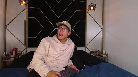 Snapshot of ryanpricee chatting on 10-22-25, 04:24 RyanPricee online show from 10-22-25, 04:24