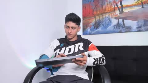 Snapshot of ryanwhite3 chatting on 11-30-25, 07:29 ryanwhite3 online show from 11-30-25, 07:29