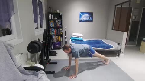 Snapshot of ryukukamifr chatting on 01-06-26, 06:22 Ryuk FR online show from 01-06-26, 06:22