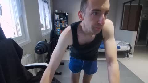 Snapshot of ryukukamifr chatting on 03-16-26, 07:12 Ryuk FR online show from 03-16-26, 07:12