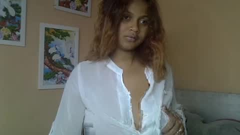 Snapshot of rywanna chatting on 07-08-26, 08:30 rywanna online show from 07-08-26, 08:30