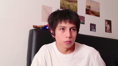 Snapshot of s_a_t_u_r_n chatting on 07-12-26, 12:01 ST online show from 07-12-26, 12:01