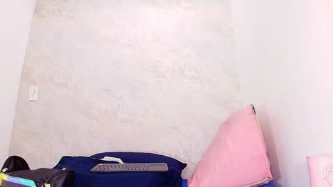 s_sofia_ online show from 02-04-25, 07:22