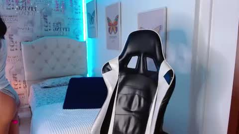 Snapshot of saara_martin chatting on 01-09-26, 12:19 1 online show from 01-09-26, 12:19