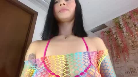 Snapshot of saara_martin chatting on 02-22-26, 12:04 1 online show from 02-22-26, 12:04