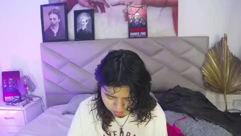 Snapshot of sabinamerchetti_ chatting on 10-20-25, 03:40 Sabina Merchetti online show from 10-20-25, 03:40