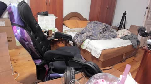 Snapshot of saboda chatting on 12-18-24, 07:52 1141323 my Lord Mister Max moms treasure online show from 12-18-24, 07:52