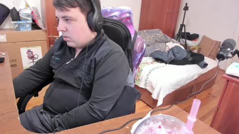 Snapshot of saboda chatting on 12-31-24, 10:58 1141323 my Lord Mister Max moms treasure online show from 12-31-24, 10:58