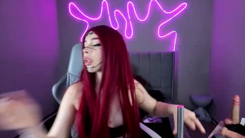Snapshot of sabrina_bloom_ chatting on 10-16-25, 01:56 sabri online show from 10-16-25, 01:56