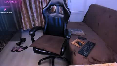 Snapshot of sabrina_only_ chatting on 06-23-26, 12:52 Tatiana online show from 06-23-26, 12:52