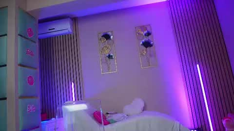 SabrinaJade online show from 06-10-26, 05:50