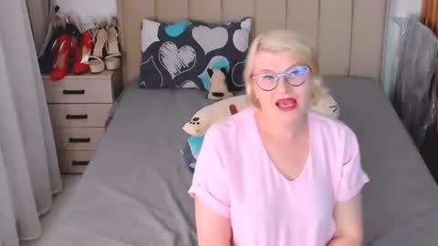 Sabrina MacMarren online show from 07-28-26, 07:39
