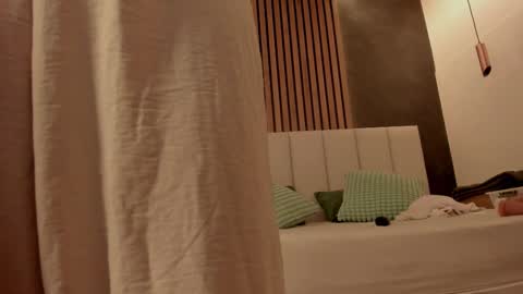 S A B R I N A  online show from 01-10-26, 11:45