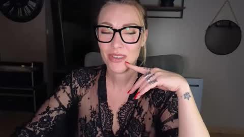 sacha__xx online show from 02-11-26, 09:09